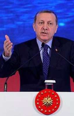 'Arı her çiçekten nasibini alır,balını yapar'