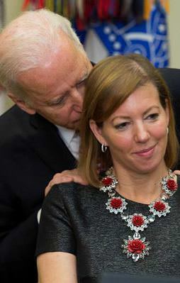 Joe Biden'dan skandal hareket!