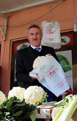 Pazar tezgahından siyasete