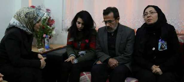 Sare Davutoğlu Özgecan’ın ailesini ziyaret etti