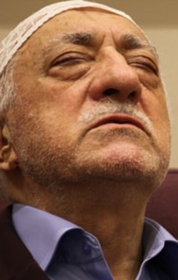 'O seks kasetlerini kim çekiyor?'