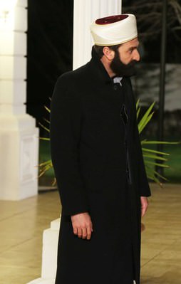 Kertenkele yine ekrana kilitledi