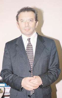Erkekler inkarcı, kadınlar evhamlı oluyor