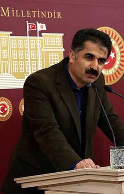 CHP'li vekil dua eden askerlerle dalga geçti