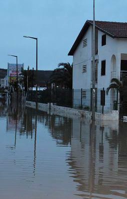 İzmir yine sel altında