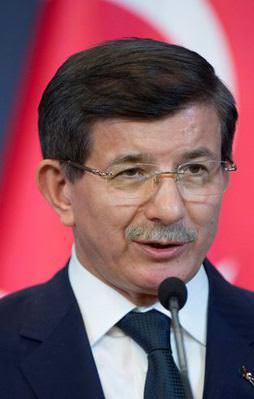 Davutoğlu'ndan Suriye hükümetine yanıt