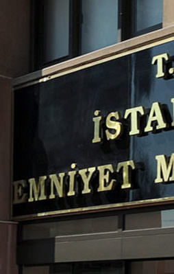 Poşu taktıkları için tutuklanmadılar