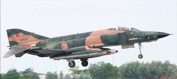 2 Fantom çarpıştı