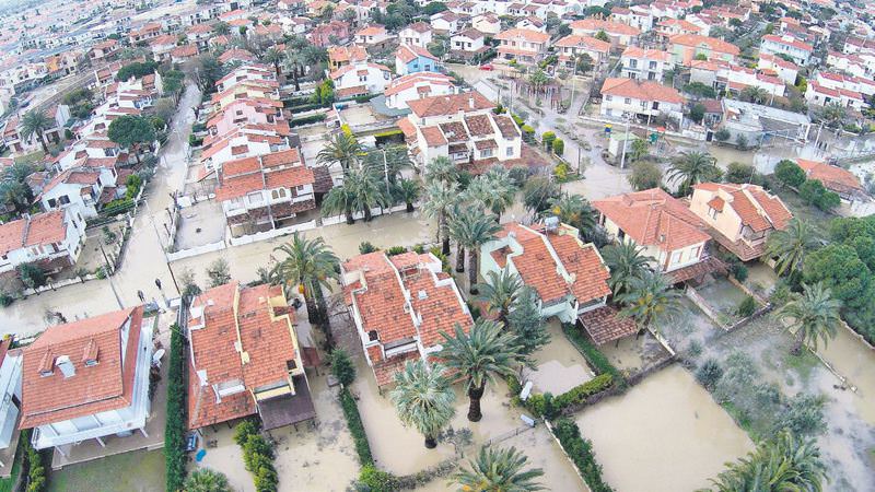 Çeşme taştı