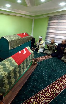 Paralel medya yazarı iyice çirkinleşti