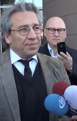 Can Dündar'a paralel destek