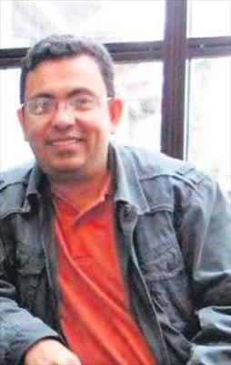 Ateist yazar satırla öldürüldü