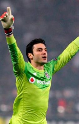 Mütevazı olamadı!
