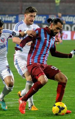 Avni Aker'de gol düellosu