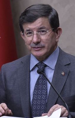 Kabine'de seçim istifaları!