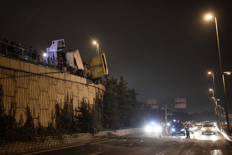 İstanbul Üsküdar'da faciadan dönüldü-2