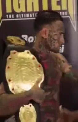 Rakibine diklenen dövüşçünün dramı