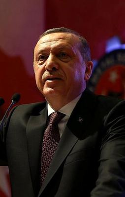 'Dolar zenginleri üretmek istiyorlar'