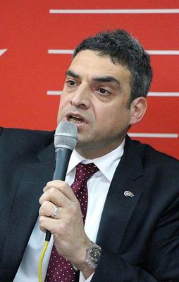 Umut Oran'ı hediyeyle kandırmışlar