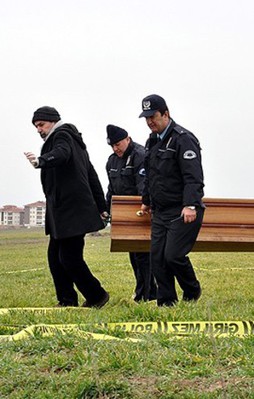 Eskişehir'de sokak köpekleri kadını parçaladı