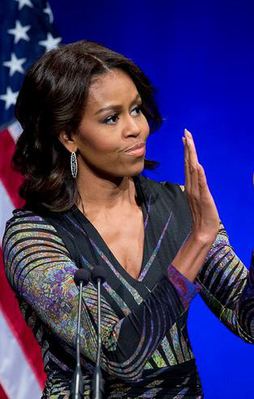 Michelle Obama'ya hakaret eden sunucu kovuldu!