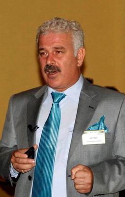 Gülen'in utanmaz yazarına dava!