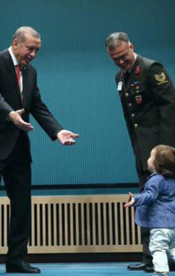 Erdoğan'a gazi çocuğu sürprizi