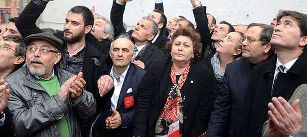 CHP’de toplu istifa depremi