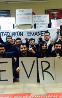 CHP'deki eylem devam ediyor