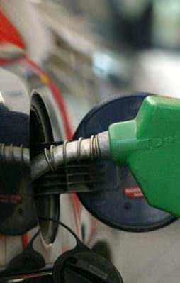 Bir indirim de benzine