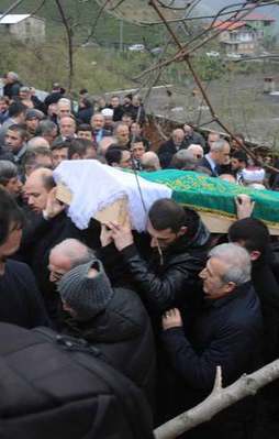 Havva Albayrak dualarla uğurlandı