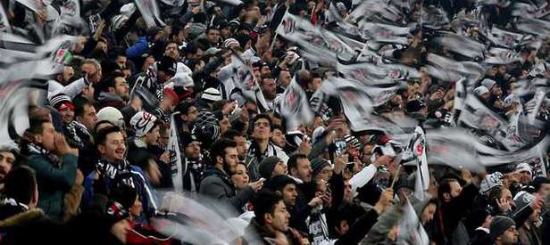 Beşiktaşlı taraftarlardan dev destek!