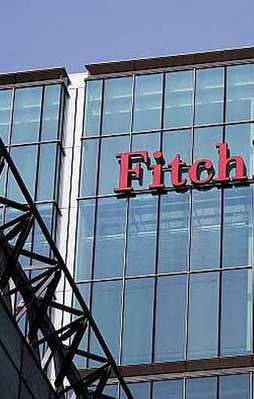 Bak sen şu Fitch'e!