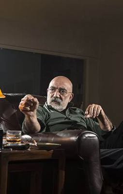 Hürriyet'te viski Zaman'da kahve!