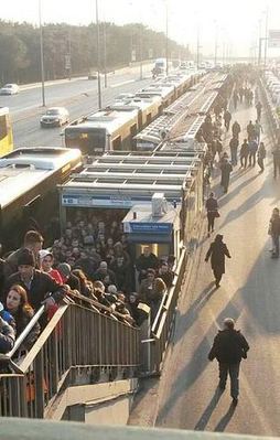 Metrobüs seferleri normale döndü