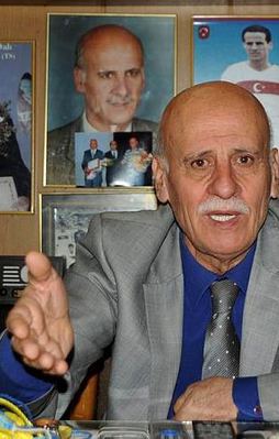 A. Suat Özyazıcı yoğun bakıma kaldırıldı!