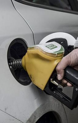 Benzine 6 kuruş zam