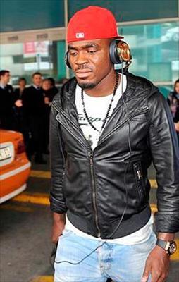 Emenike Ada'ya yelken açtı