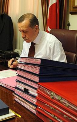 Erdoğan'dan 4 kanuna onay