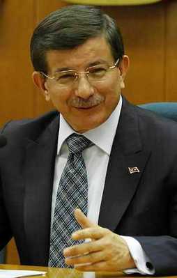 Davutoğlu: "Başkanlık sistemine geçilmeli"