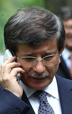Davutoğlu, Heniyye ile telefonda görüştü