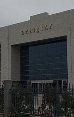 Mahkemeden başörtü kararına iptal