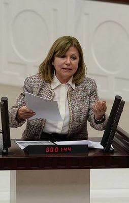 CHP'li Nur Serter adaylıktan çekildi