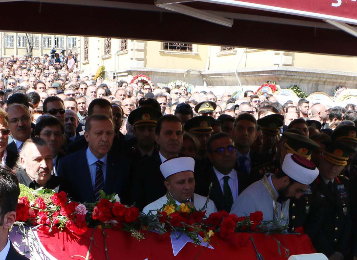 Kayahan son yolculuğuna uğurlandı-2