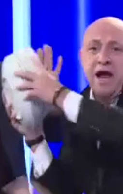 Tabaklar havalarda uçuştu
