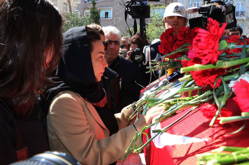 Kayahan son yolculuğuna uğurlandı