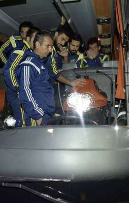 F.Bahçe otobüsüne saldırıda 2 gözaltı!