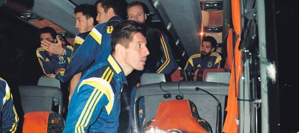 Futbola hain kurşun