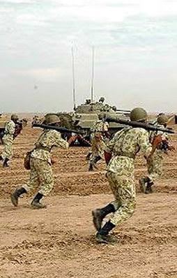 Pakistan sınırında İran askerlerine saldırı