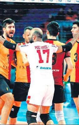 Cimbom filede Fener'i parçaladı!